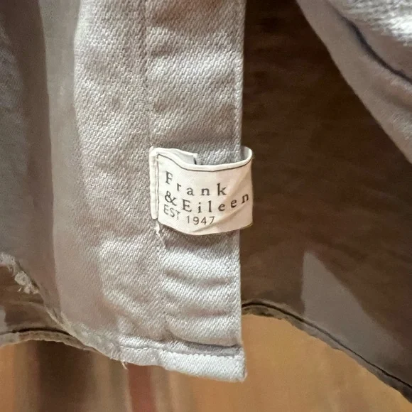 Frank & Eileen button from cotton shirt in light grey - Picture 5 of 6